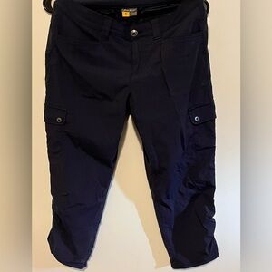 Eddie Bauer navy blue capris size 2